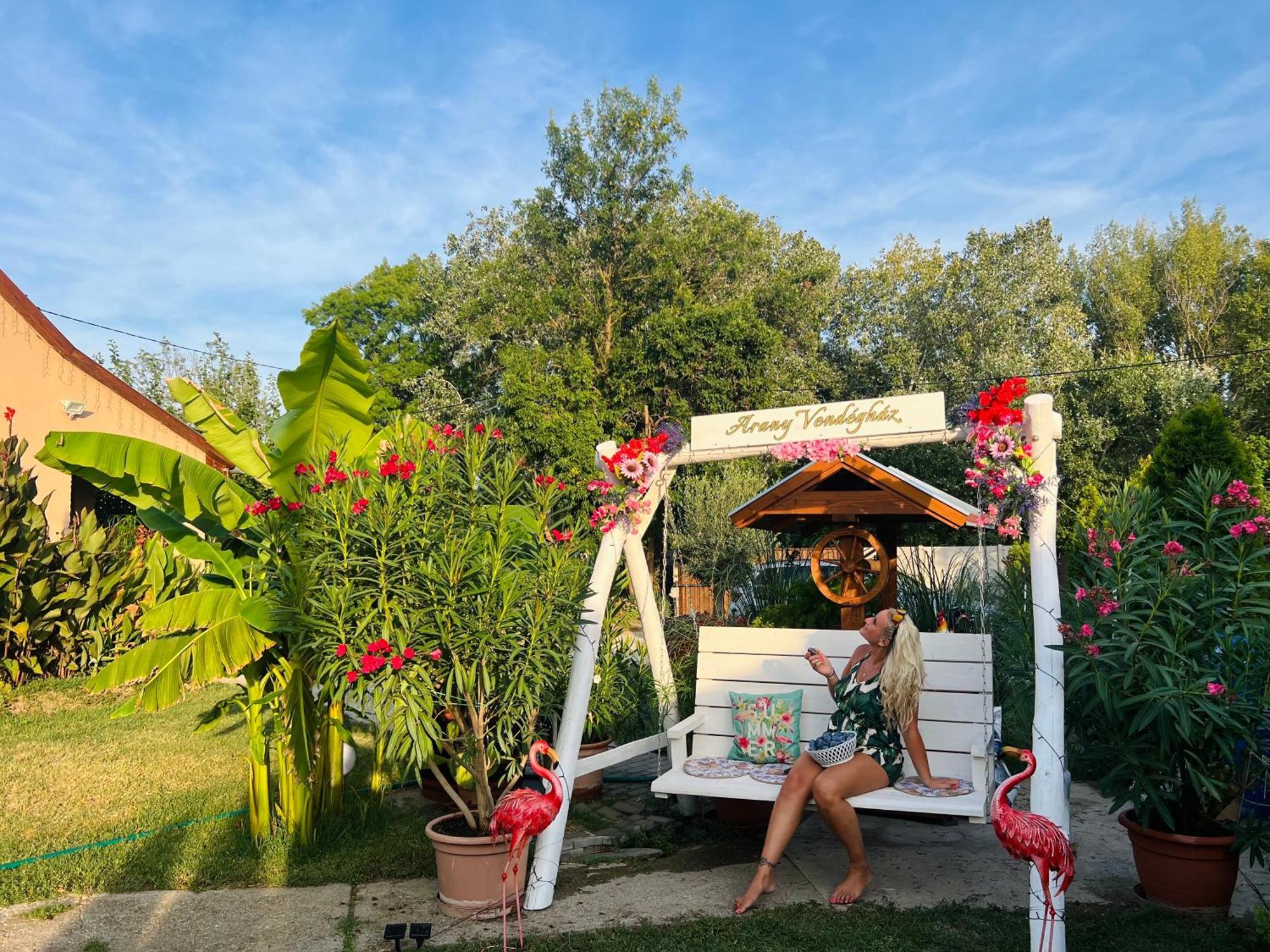 Arany Vendeghaz Villa Szarvas Bagian luar foto